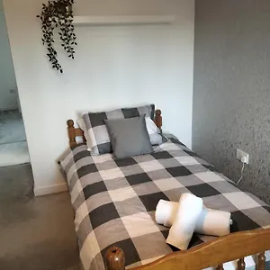  Apartment St Martins House: Convenient Near Nec And Airport